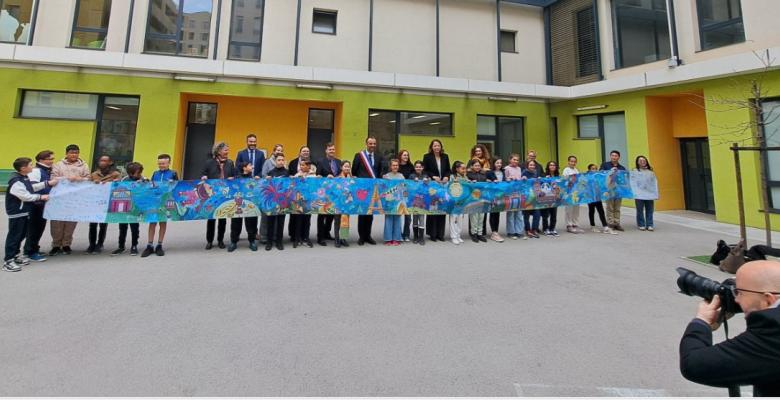 Dévoilement de la fresque offerte par les élèves de l'école Montpellier à Chengdu